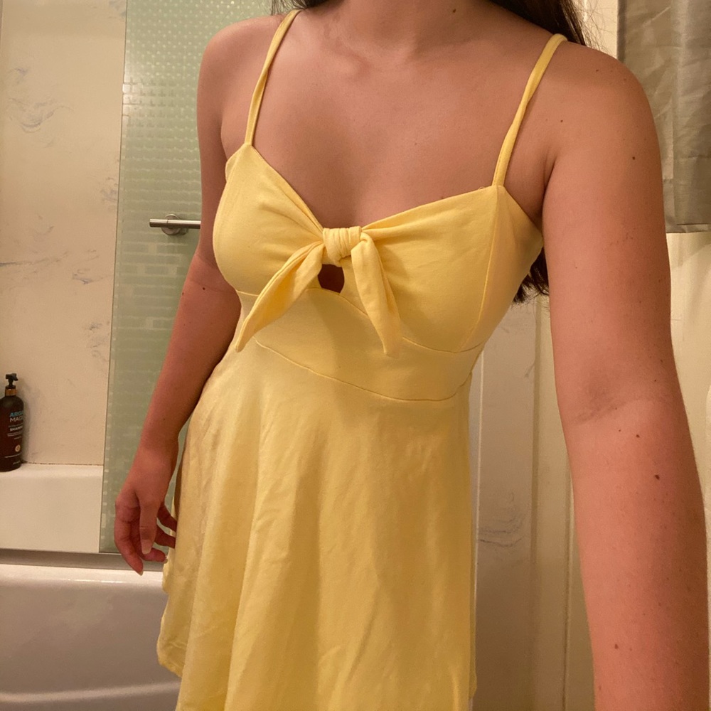 SOLD yellow bow dress🌟